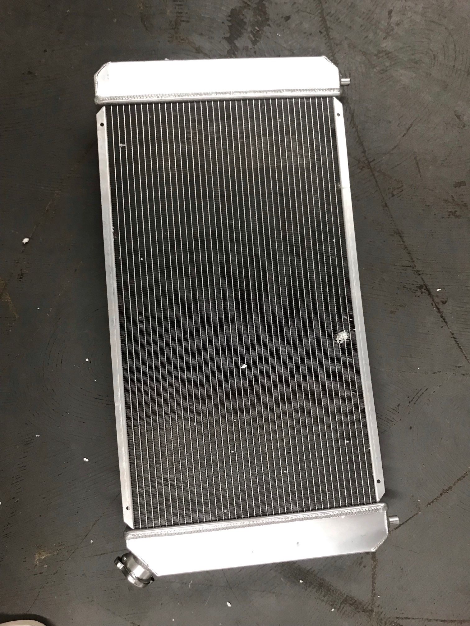 Reduced radiator- ZF1826 of 96-05 GMC Jimmy Sonoma Chevy Blazer S10 C1500 4.3L AT Aluminum Radiator