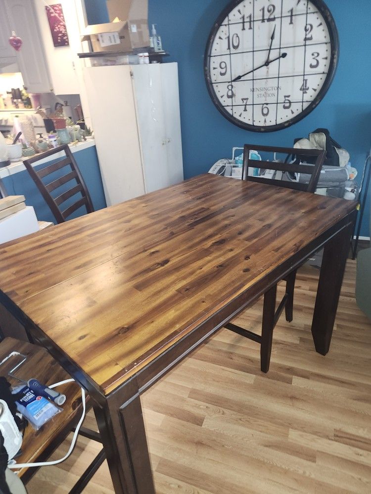 Dining Room Table 