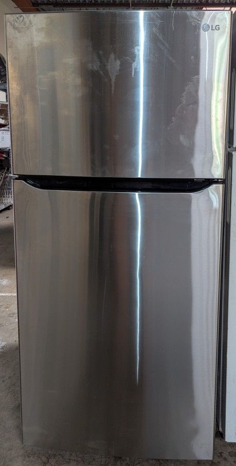 **Great Buy**LG 23.8 cu ft Top Freezer Refrigerator