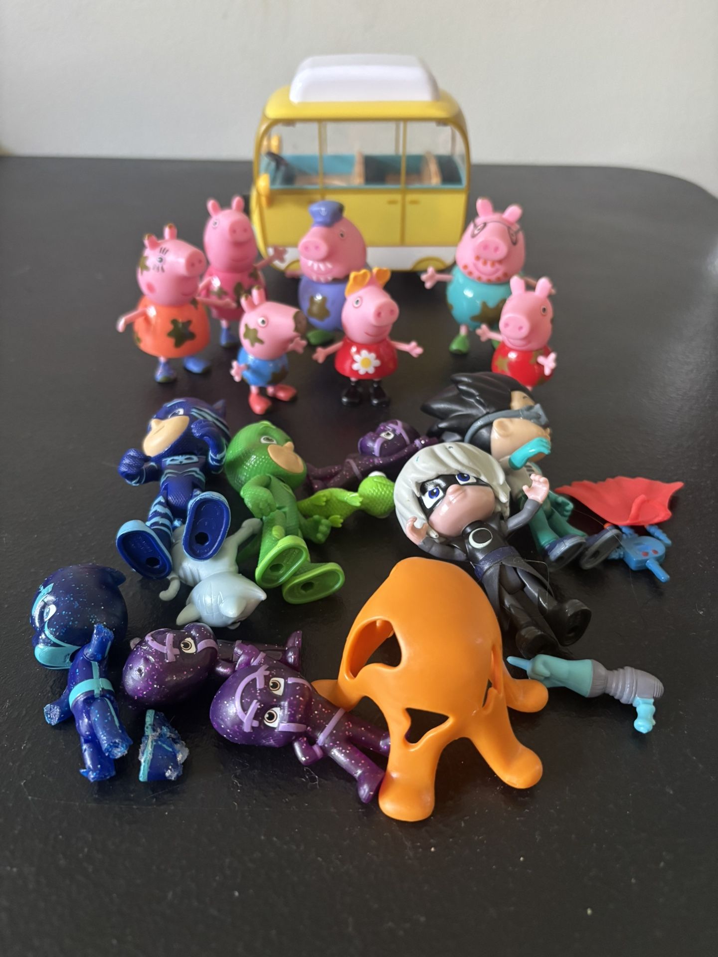 Pepa Pig Set with Bus and PJ Masks Set