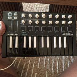Arturia MiniLab mK2