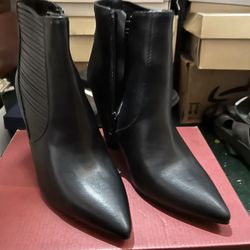 Boots Size 7 1/2 