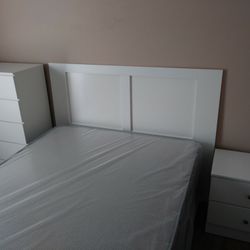 Queen Bedroom Set Everything New  In The Box