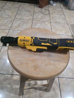 1/2" 20V  Dewalt  rachet