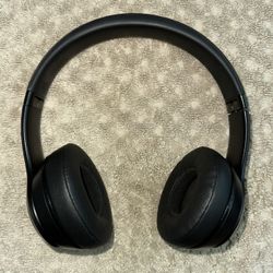 Beats Solo3 Wireless – All Black – Great Condition