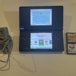 Nintendo DSi With 4 Games
