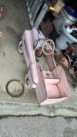 Vintage style medal Pedal Car