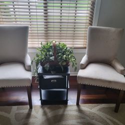 accent chairs and table