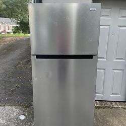 Vissani 18 Cu Ft Refrigerator 