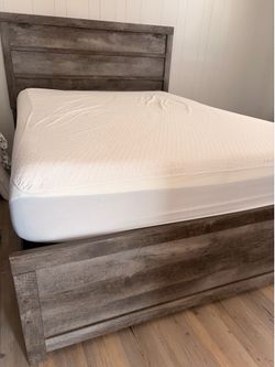 Queen bed set