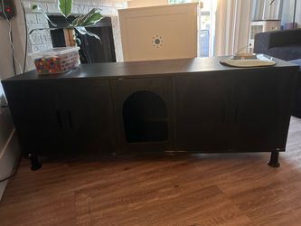 Litter box enclosure