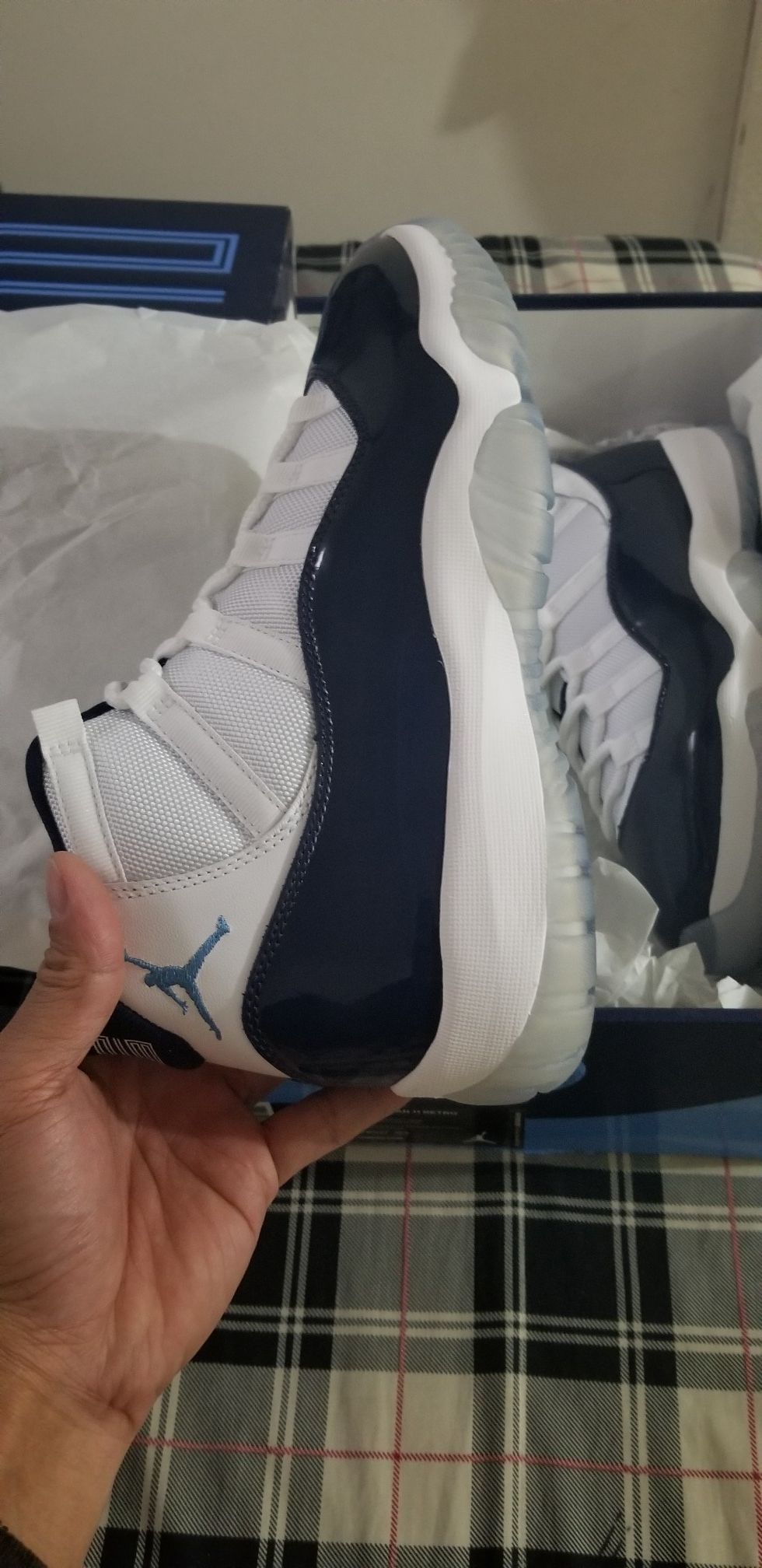 JORDAN 11 RETRO UNC (WIN LIKE 82) SIZE 8.5