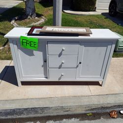 FREE cabinet *Still available*