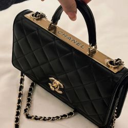 Diamond-check lambskin shoulder and crossbody handbag for women, black