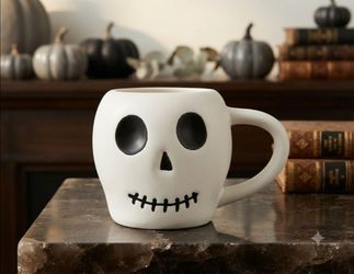 Target Hyde & EEK Boutique Halloween Skull Ceramic Mug Matte White Stoneware