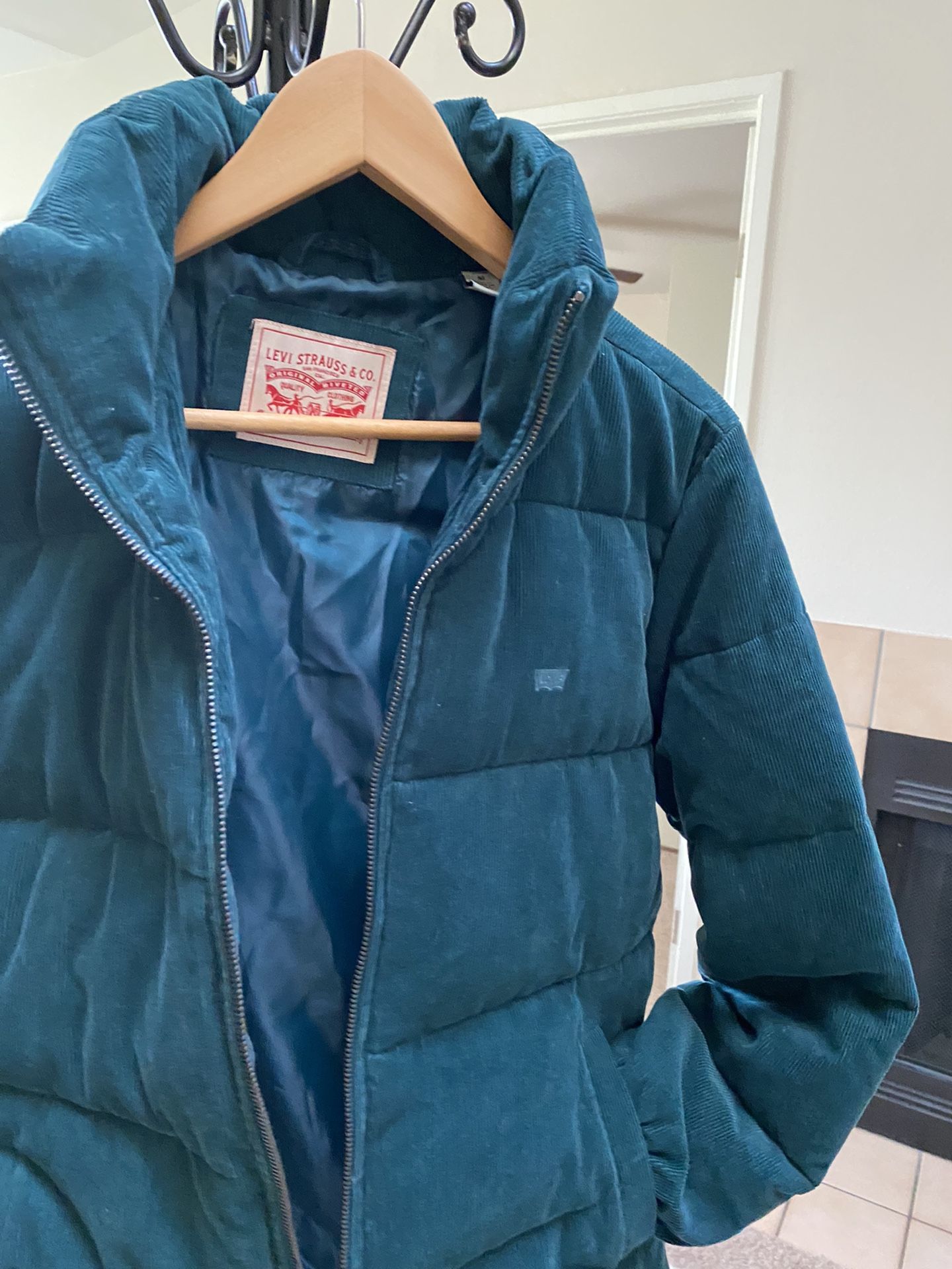 Levi’s Winter Jacket Size M Brand New
