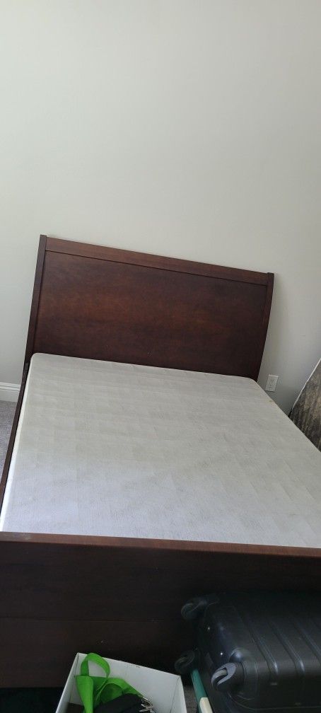 Queen Size SIMMONS Box Spring