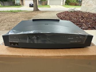 Cisco System 800A Series Model 831 4-port Ethernet Router 1096-02-1802 w/Adapter (NEW)