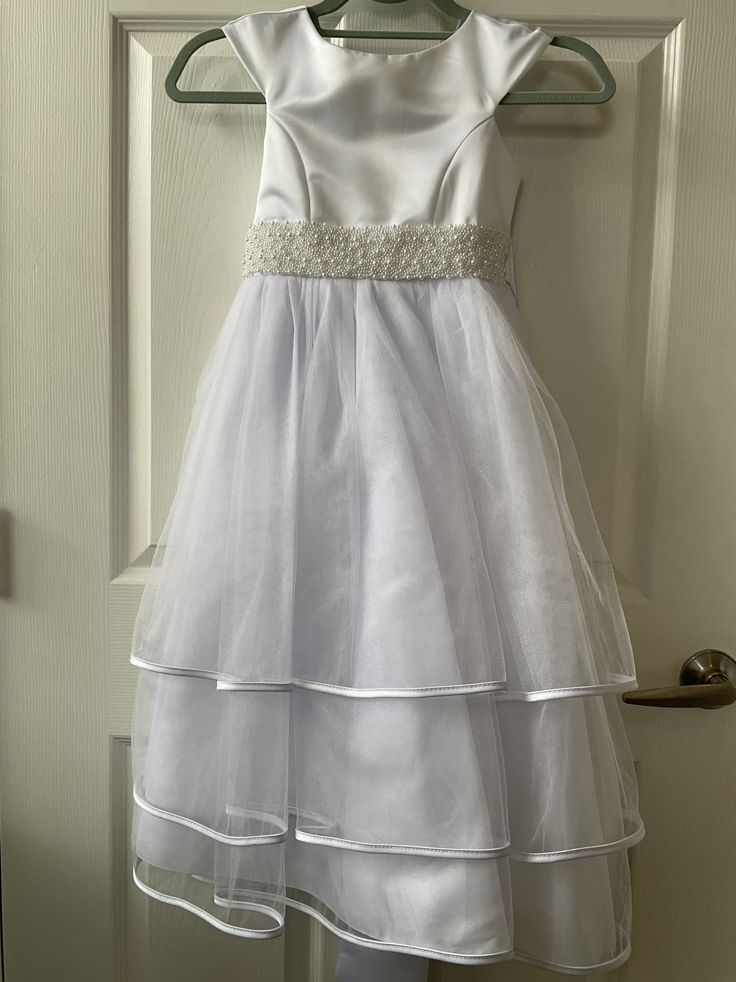Girl’s White Dress For First Communion, Party, Or Wedding (Flower Girl)  / Size 6 / Worn 1 Time Only
