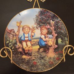 M. J. Hummel "Apple Tree Boy & Girl" Plate