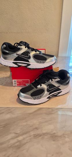 Nike VS Finn Kids Sneakers Size 6Y