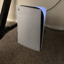 PS5 & 32” Onn Curved Gaming Monitor