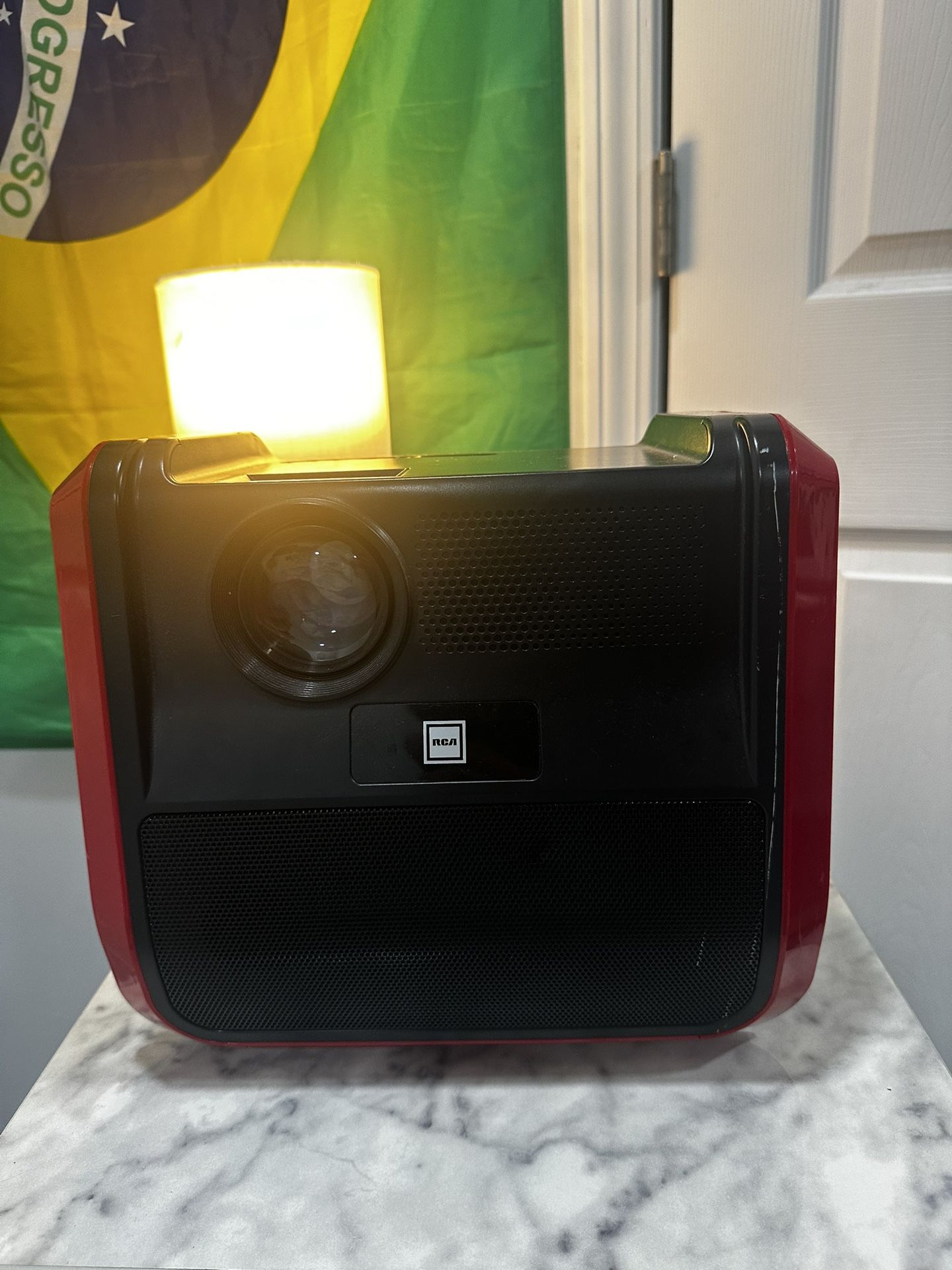 Portable Projector (wireless + Rechargeable)