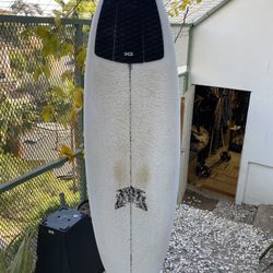 5’6” Round Nose Thruster by Borland