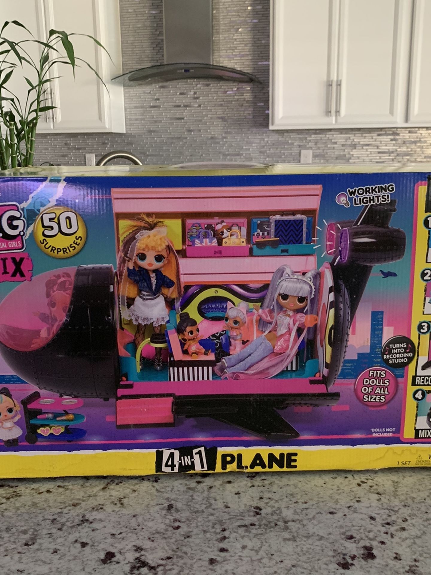 New LOL Surprise OMG Remix 4-in-1 Plane Playset with Music Recording Studio, Mixing Booth