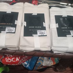 Anne Klein Napkins 