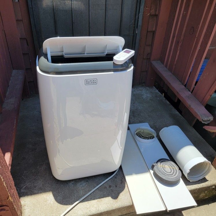 Black & Decker Digital 8,000 BTU 3 in 1 Portable Air Conditioner, Dehumidifier And Fan With Remote