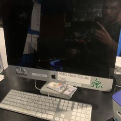 MacBook 21.5 Inch Great Condition