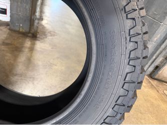 35x12.50R20LT Radial Tire 121Q