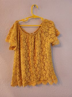 Girls flower blouse size 7-8