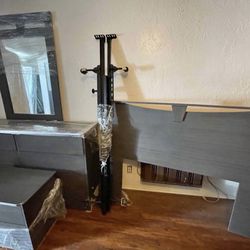 5PC BEDROOM SET PICK UP TODAY 