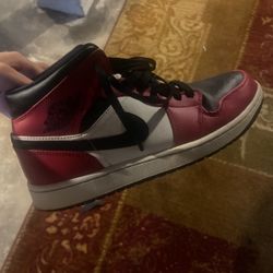 Jordan 1 Mid  Chicago Size 9.5