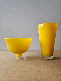 Set of 6 each, footed glass bowls and drink glasses