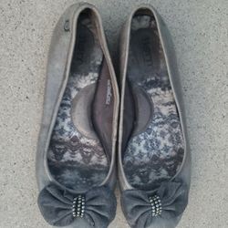 BORN Original Hand Crafted Women's 8.5 Grey Ballet Flats