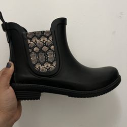 Rain boots 