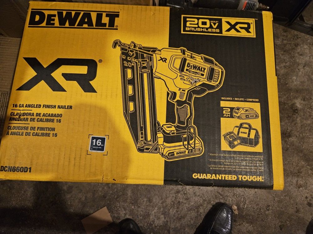 New dewalt 16g finish nailer(FIRM kit 280.00 tool only 250 firm)