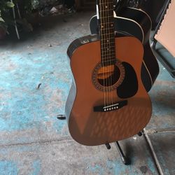 Vendo 2 Guitarras Semi Nuevas Y A Muy Buen Presio Las 2 Por $150 