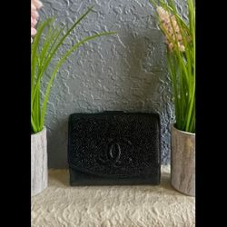 Caviar Bi-fold Wallet Leather Everything Compact