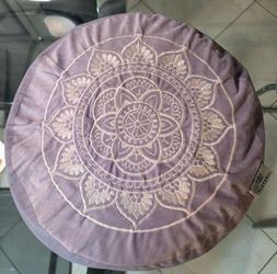 Florensi | Round Meditation Cushion (16"x16"x5") | Large Floor Support Pillow for Yoga, Women & Men | Removable Velvet Cover | Filled with 100% Buckwh