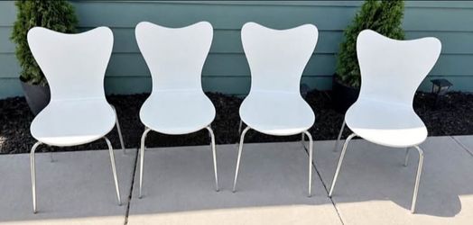Set of 4 White Series 7 Style Dining Chairs