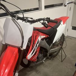 2006 cr125