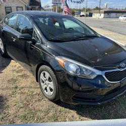 2015 Kia Forte!! El Compa Mike Le Ayuda!