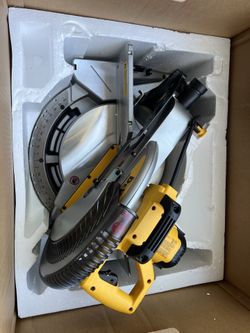DEWALT 12-in 15-Amp Single Bevel Compound Corded Miter Saw