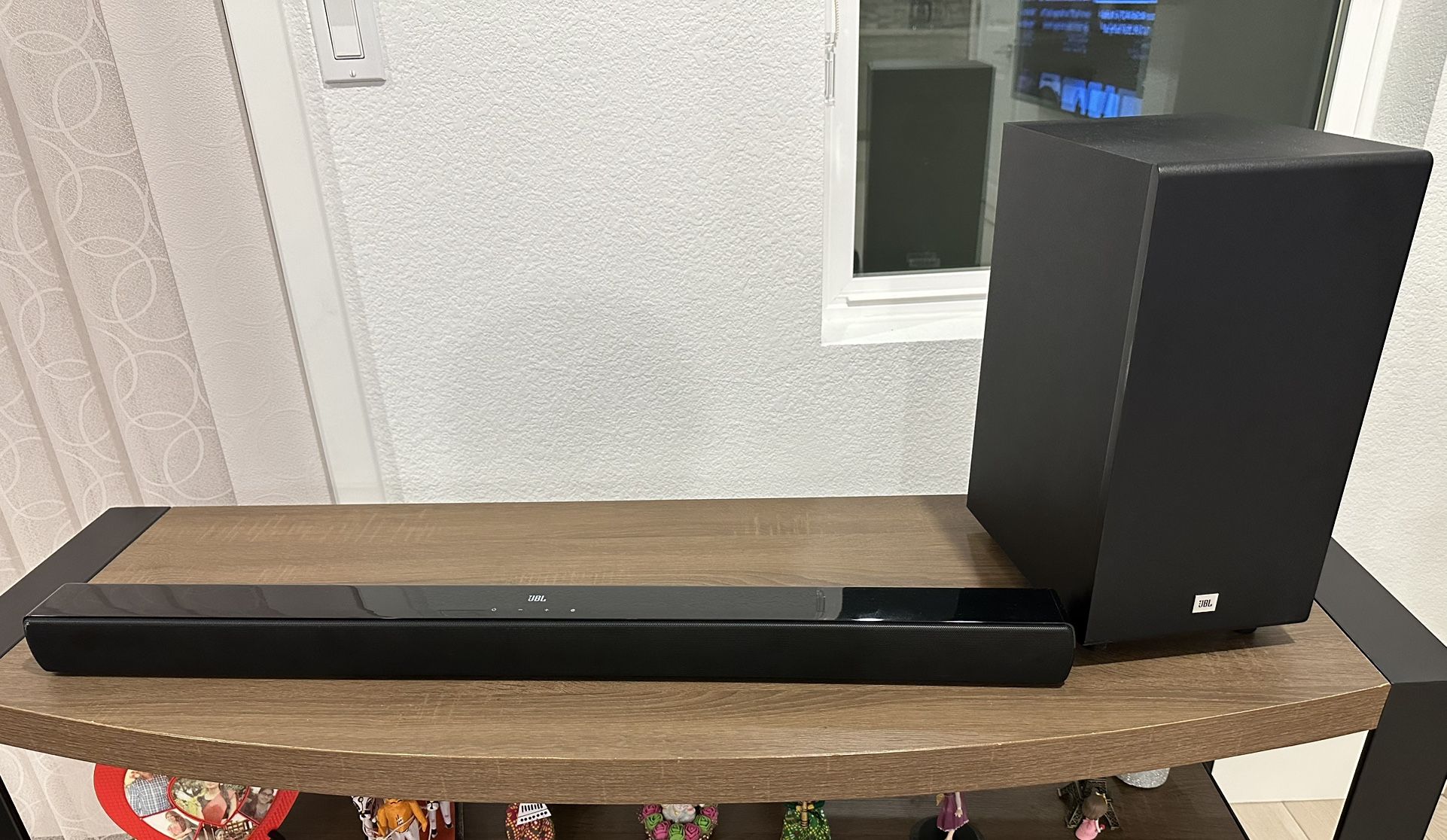 JBL 2.1-Channel Soundbar with Wireless Subwoofer – Black