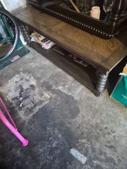 Wood Coffee Table with Spool Legs