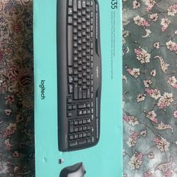 Logitech MK335Wireless Keyboard And Wireless Mouse Combo Black -NIB Free
